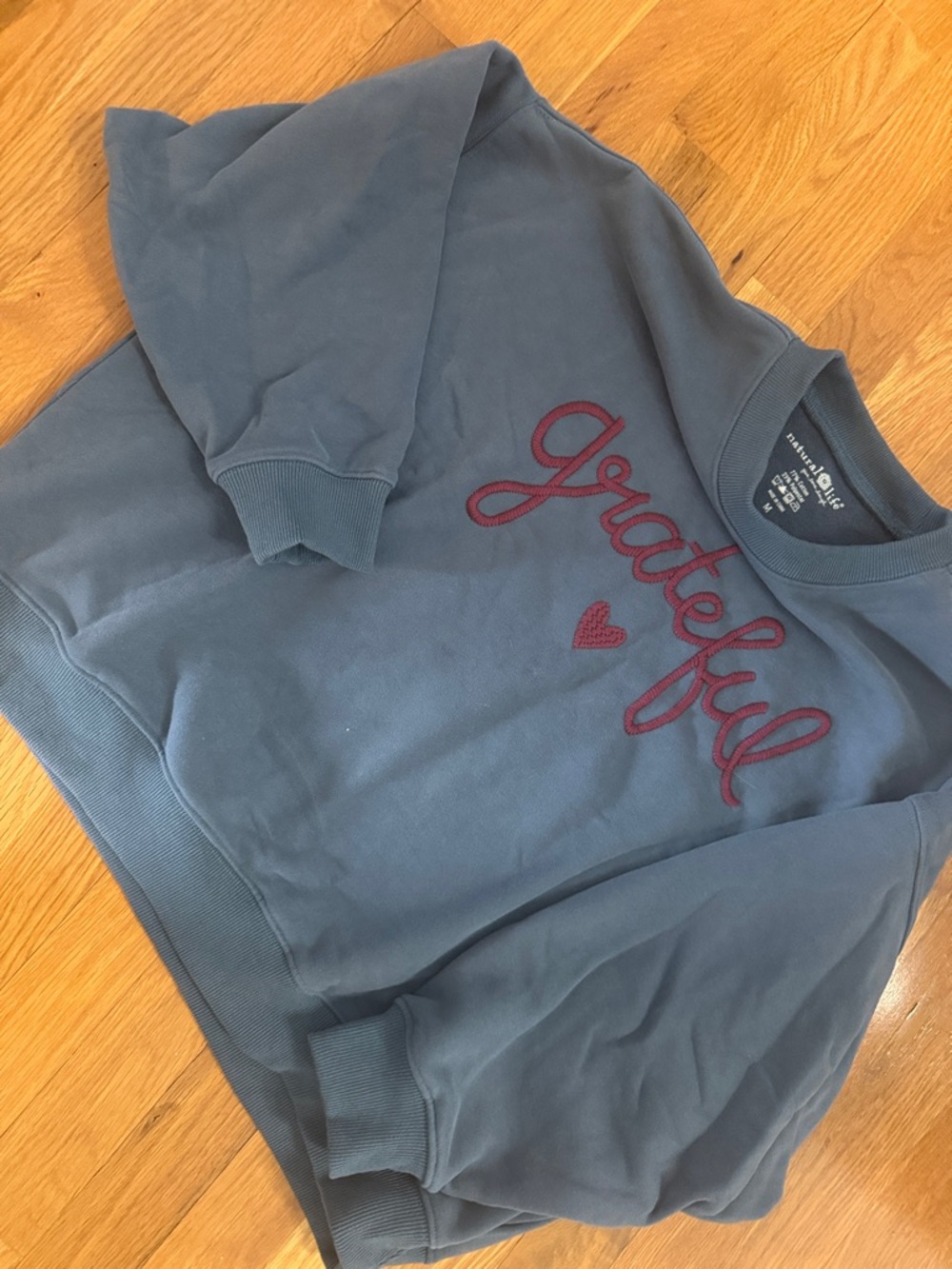 NATURAL LIFE Gray Crewneck Sweatshirt with Red Embroidery